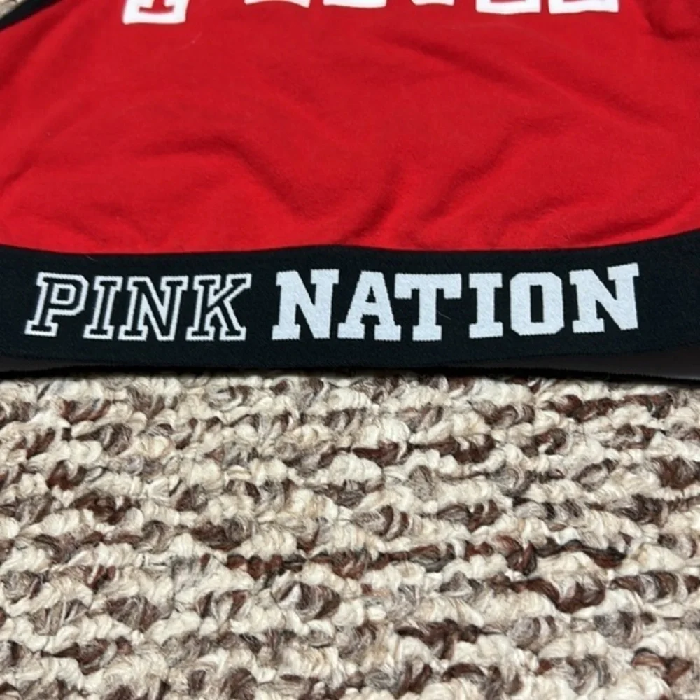 PINK‎ sports bra
